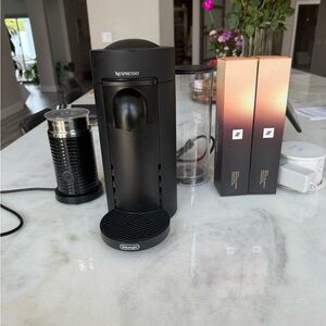 Nespresso Vertuo De’Longhi Coffee Maker Bundle w Frother